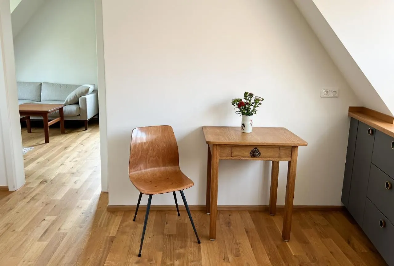 Schoenes Single Dachgeschoss-Apartment Mit Mainblick 프리켄하우젠 암 마인 아파트